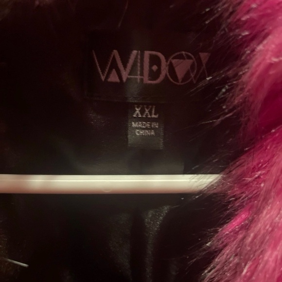 Widow Vinyl Faux Fur Coat ( XXL) - Picture 10 of 10